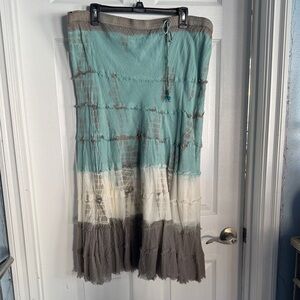 Chic Tiered Maxi Skirt in Blue and Cream